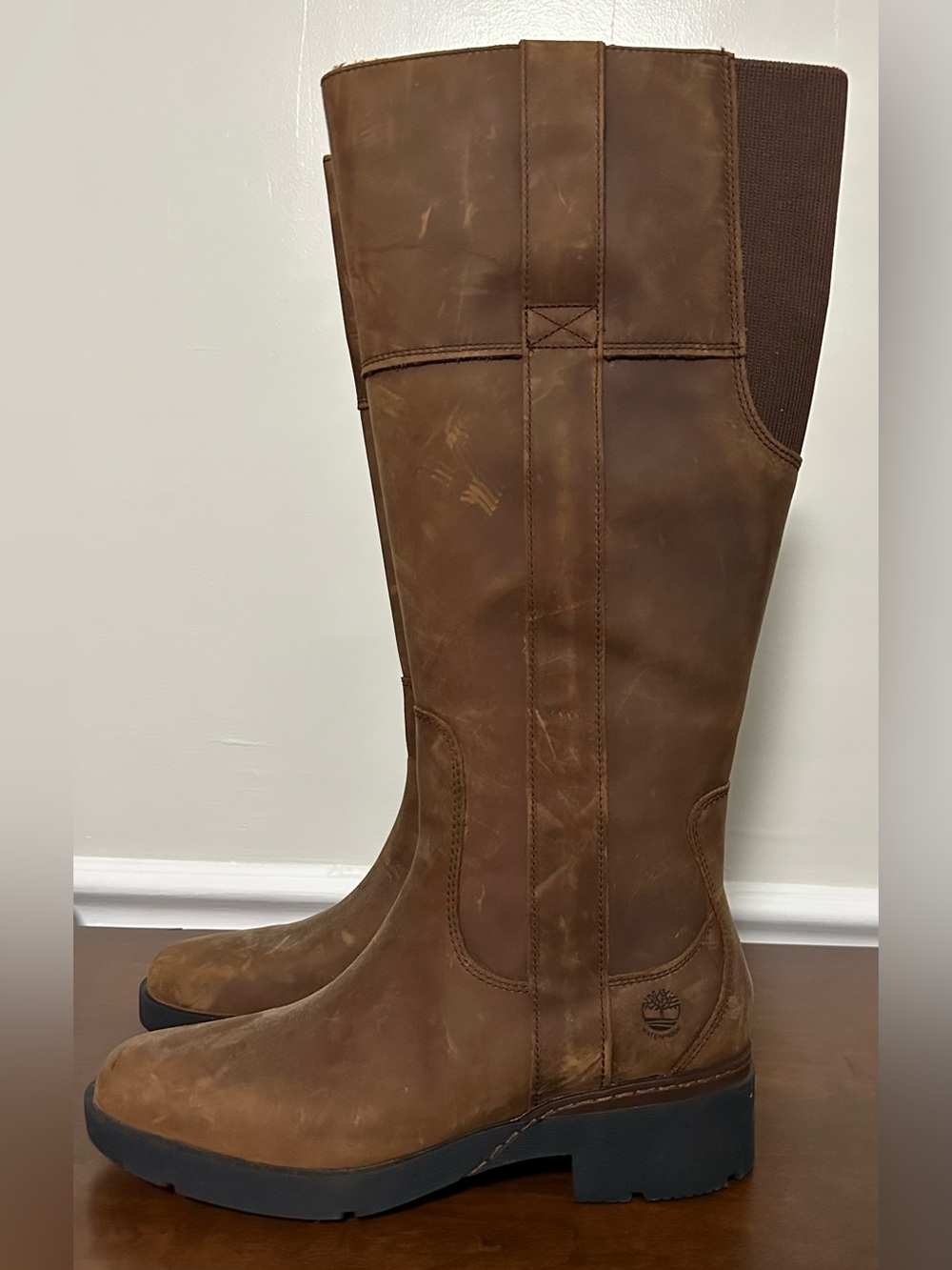 Women's Brown Suede Knee-High Timberland boots - Picture 2 of 6